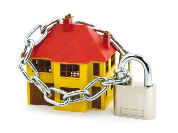 10 padomi, kā nodrošināt dzīvokļu un māju drošību: veidi, kā pasargāties no zagļiem