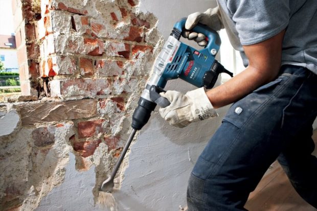 8 façons d'enlever le plâtre des murs et du plafond
