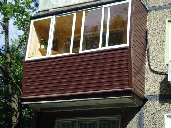 revêtement métallique pour la décoration extérieure du balcon